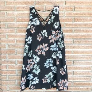 Peppermint - black floral shift dress